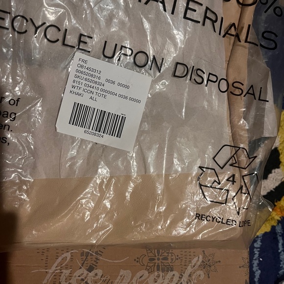 New FREE PEOPLE We The Free Icon TOTE BACKPACK Faded khaki IVORY Leather NWT - Picture 7 of 7